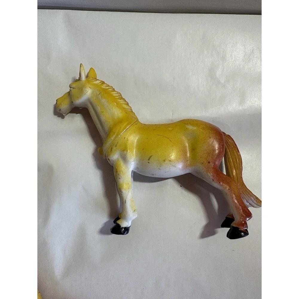 Vintage Hard Plastic Toy Horses Lot of 6 – Multicolor 1980s Style - Picture 7 of 7